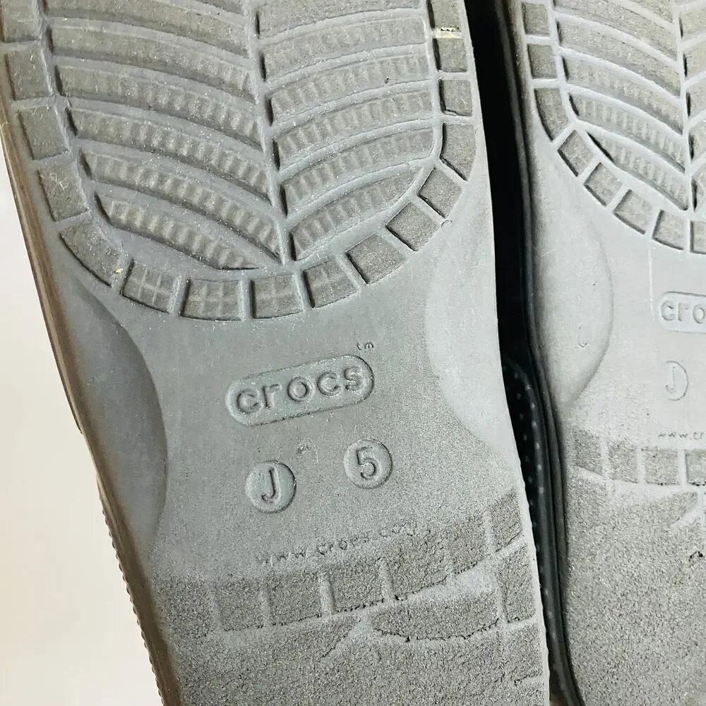 CROCS Black & White Logo Slides Comfort Slip On Shoe Sz J 5 Youth/Kids